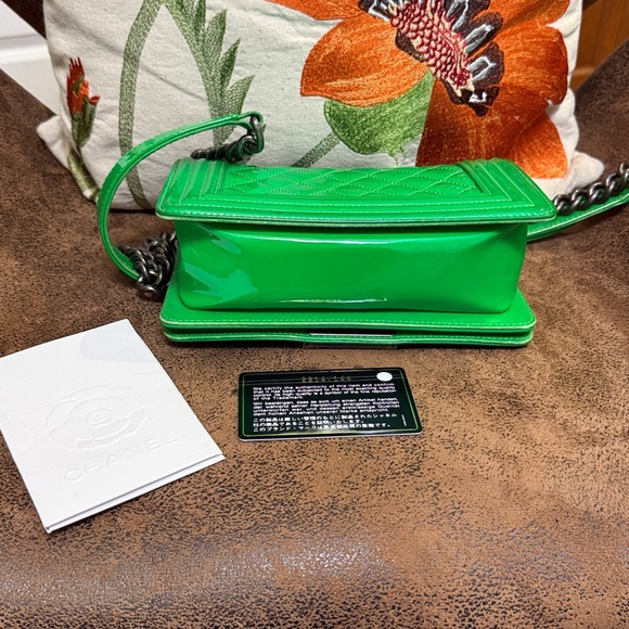 CHANEL BOY BAG QUILTED LEATHER FRONT FLAP C LOGO GUNMETAL CHAIN CROSSBODY - Picture 8 of 17